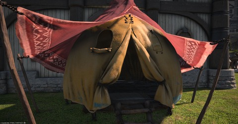 【FF14】「これは天才すぎる」「どっちかわからなかった」無人島で再現したモンハンワイルズの緋の森のキャンプハウジングが凄すぎると話題に